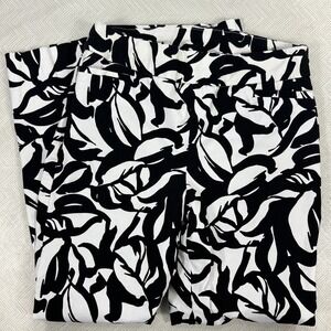 Chicos Pants Women 0R 4R Black White Floral Pull On Cropped Pockets Rayon/Cotton